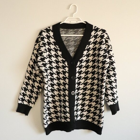 Women's Black/White Sz S Houndstooth Buttoned V-Neck Knit Sweater Cardigan - Picture 1 of 10